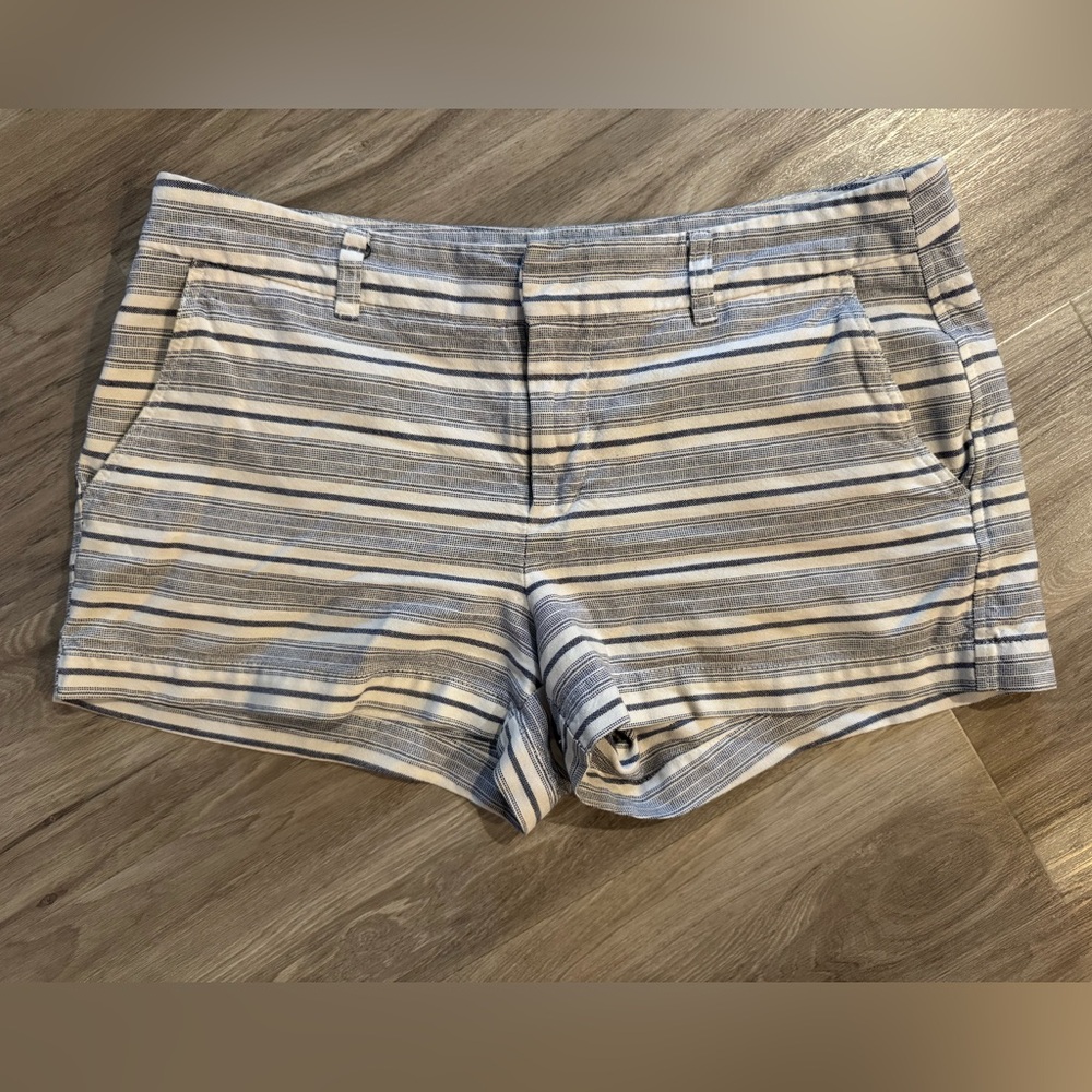 KHAKIS BY GAP SHORTS